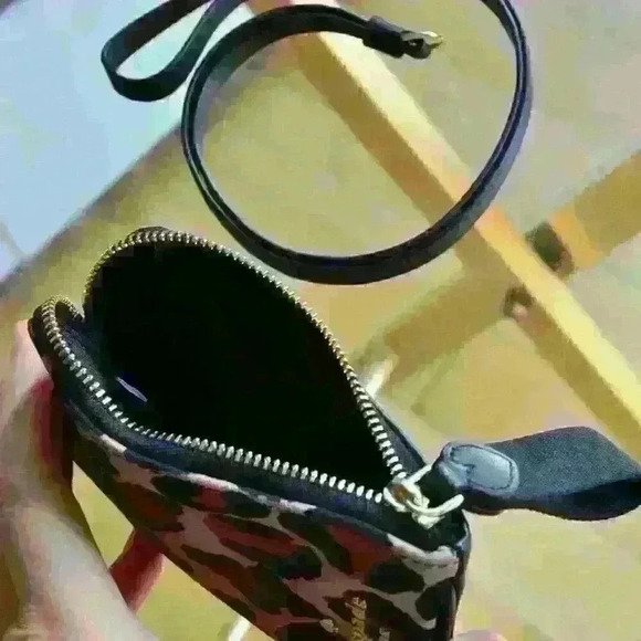 Kate Spade KH754 Chelsea Leopard Card Case Lanyard - Picture 6 of 6